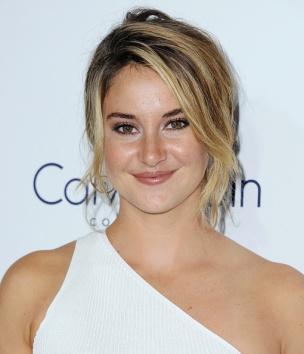 LOS ANGELES, CA - OCTOBER 19: Actress Shailene Woodley arrives at the 22nd Annual ELLE Women In Hollywood Awards at Four Seasons Hotel Los Angeles at Beverly Hills on October 19, 2015 in Los Angeles, California. (Photo by Jon Kopaloff/FilmMagic)